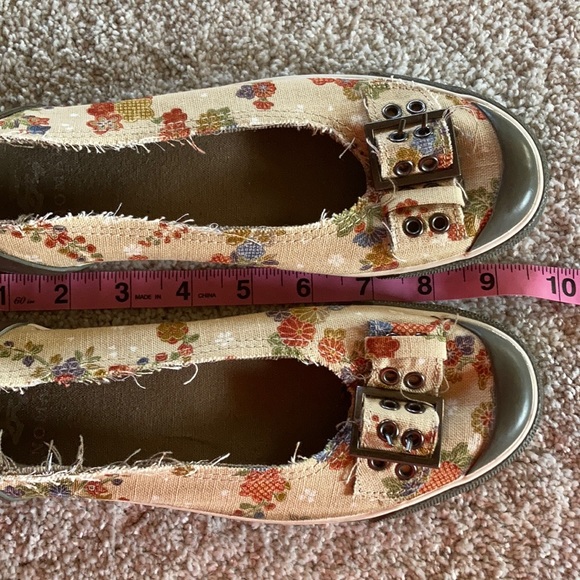 Nomad floral print canvas flats. - Picture 6 of 6